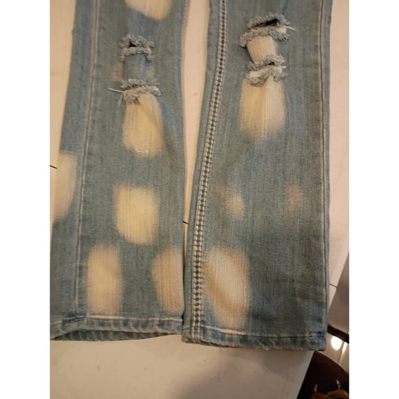 Almost Famous Womens Size 11 (32x28) Distressed Skinny Stretch Jeans Mid Rise - Picture 3 of 5